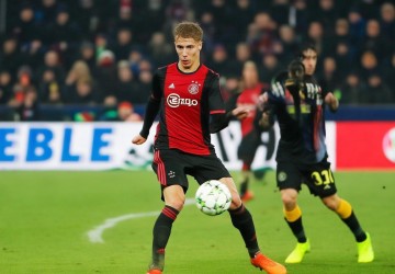 欧冠小组赛：阿贾克斯客场2-1击败国际米兰